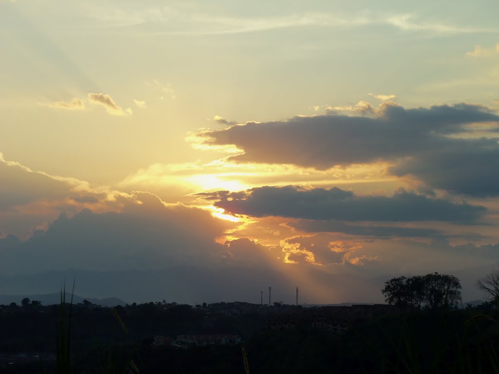 Yellow and grey clouds by ORLANDO/42