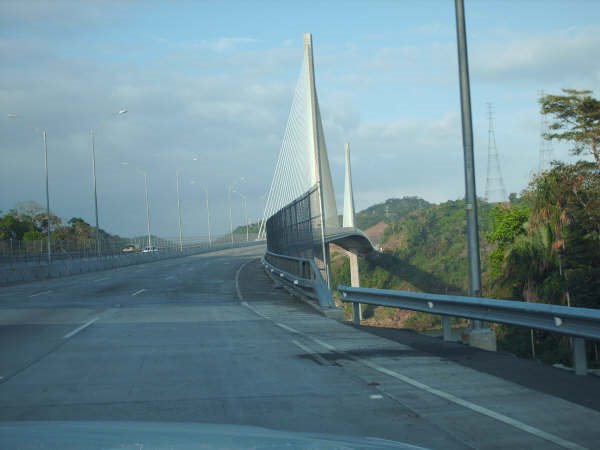 Puente centenario by AA