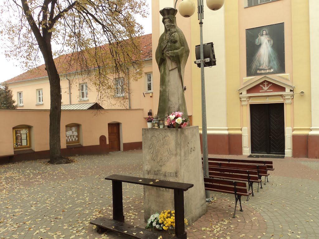 Przed Kościołem Matki Bożej Bolesnej by jacot69