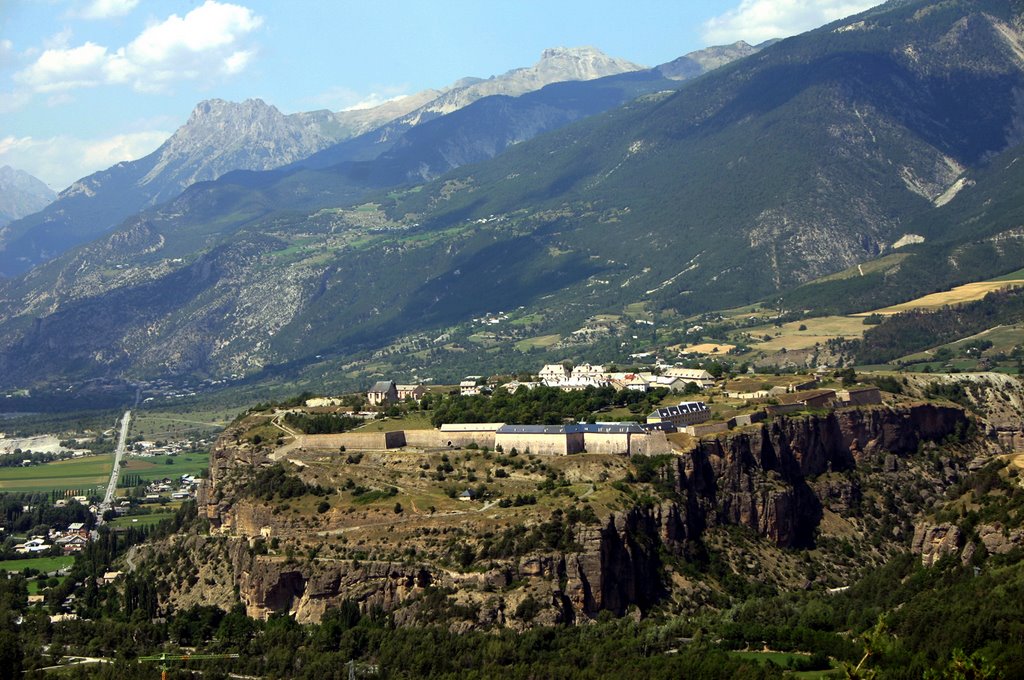 Mont-Dauphin - la ville fortifiée by Cottius