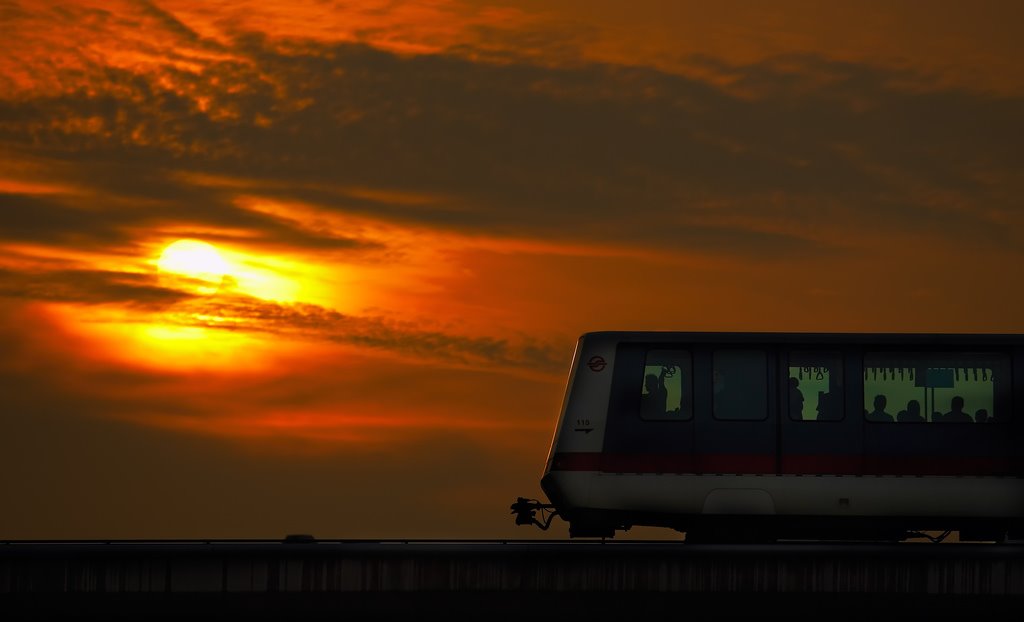 Evening Ride on the LRT by wei@sg