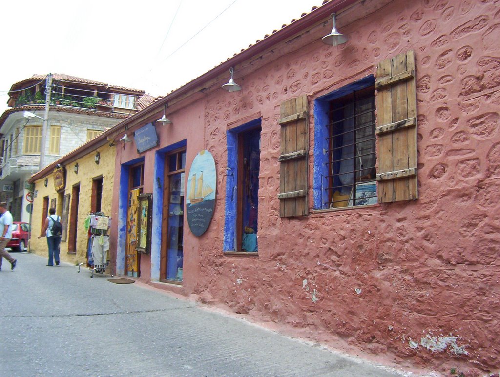 Litochoro színes utcája / Colourful Street of Litochoro by Reni & Krisz