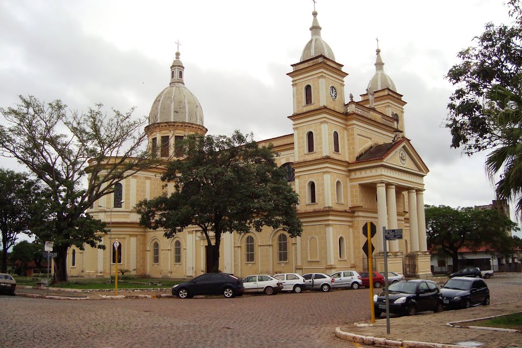 Igreja Matriz de Nossa Senhora das Dores - Casa Branca - SP by Amarildo Souza