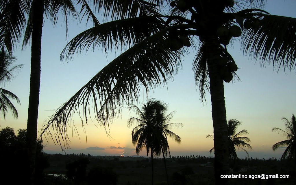 Lagoa de Itaenga - PE. Anoitecendo. by Constantino Lagoa