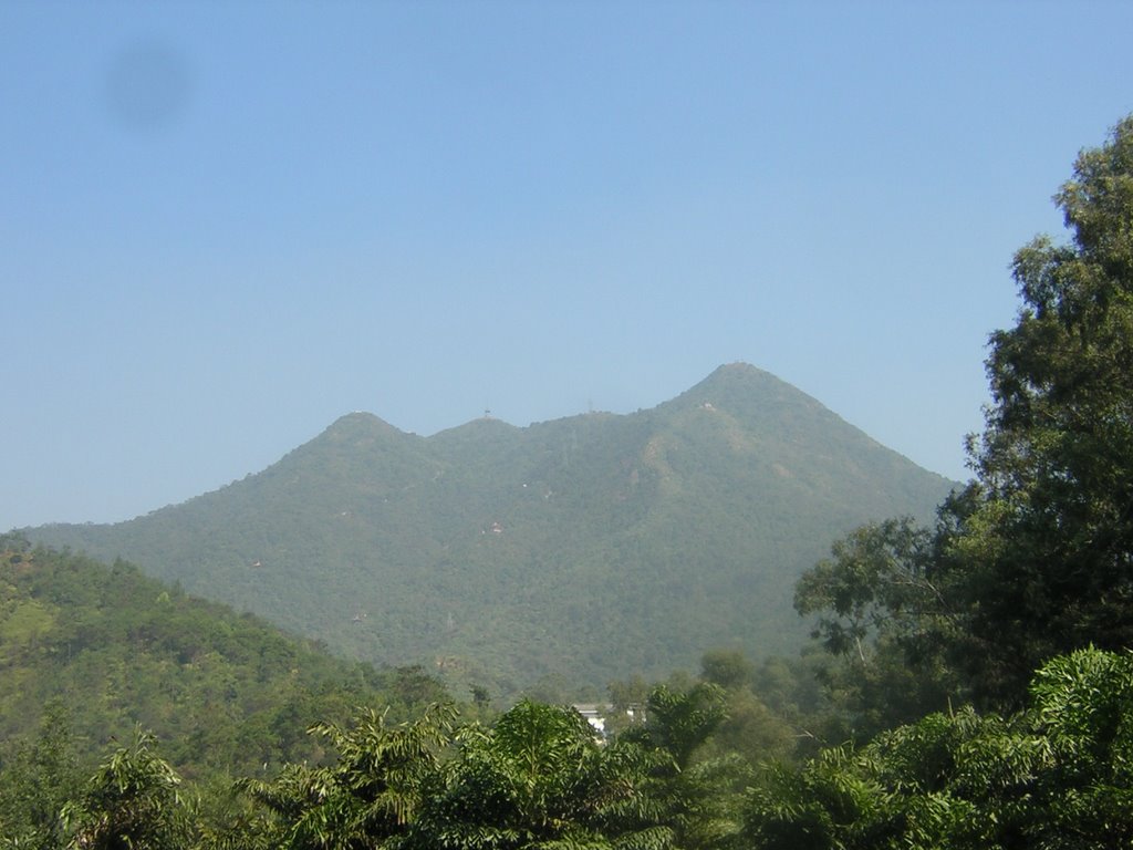 The sight of louts hill 1km away by redbullet