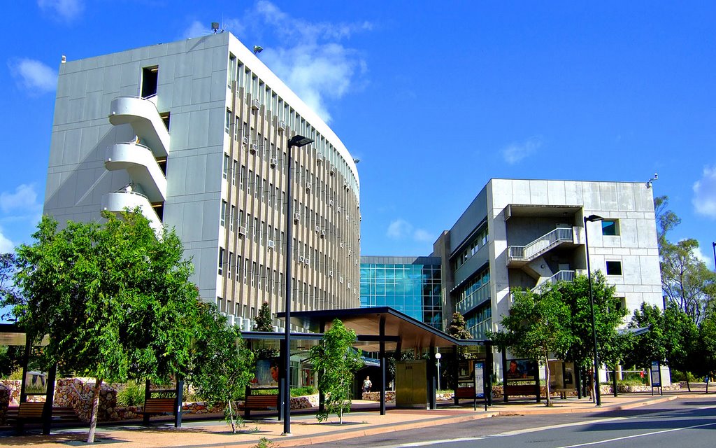 JD Story Building (Bldg 61) and Brain Wilson Chancellery (Bldg 61A) at the University of Queensland by HYC