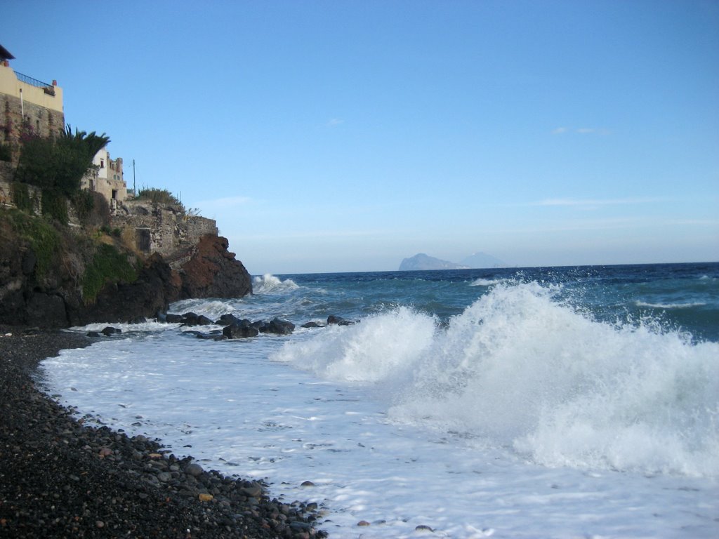 Lipari - Mareggiata a Canneto by Giancarlo72