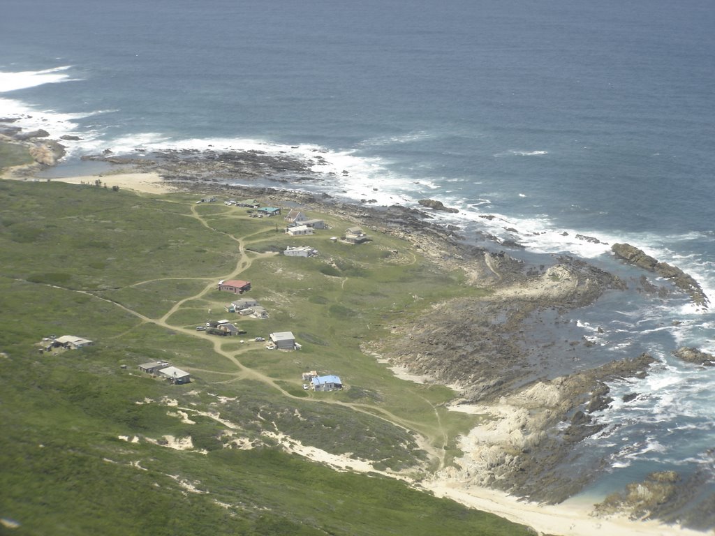 Lauries Bay by Bennie Heynike