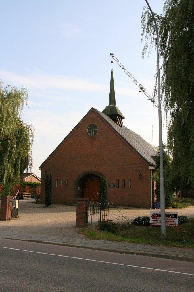 Waardenburg - Steenweg 54 : Gereformeerde kerk by Scholte