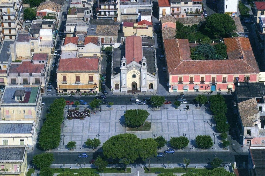 Piazza_Martiri_di_Gerace_Caterina by GETANO