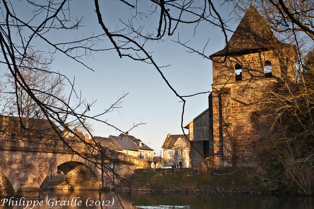 Saint-Viance (Corrèze) - Eglise et pont sur la vézère by Philippe GRAILLE