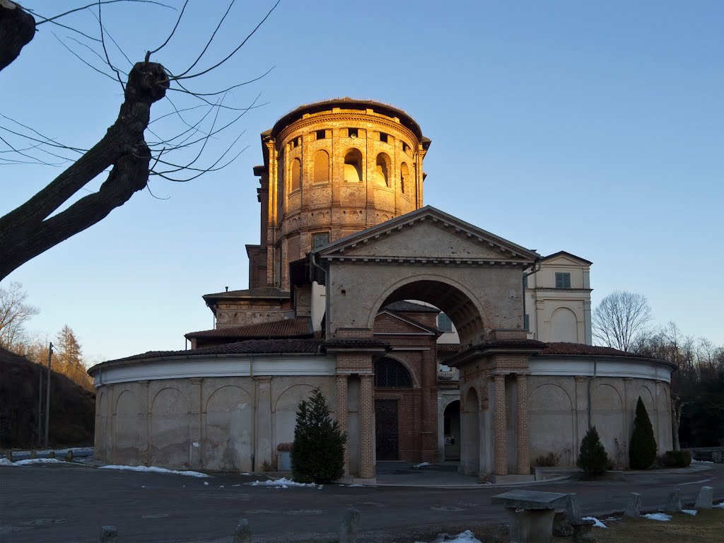 L'esedra posteriore del Santuario del SANTISSIMO CROCIFISSO - BOCA (N0) by Giancarlo Ticozzi