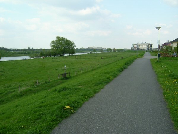 The dike at the river Maas in Tegelen by rolandweyers