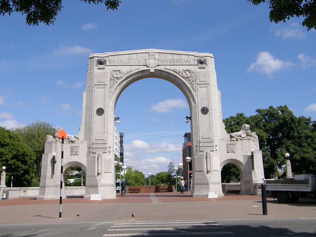 Bridge of Remembrance, Christchurch, NZ by kaarvea