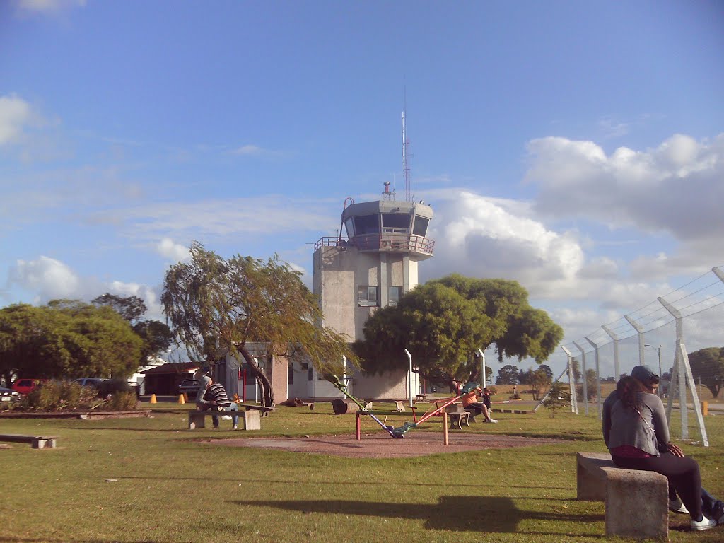 Torre de control Aeropuerto Internacional Angel Adami. by Nelsito968