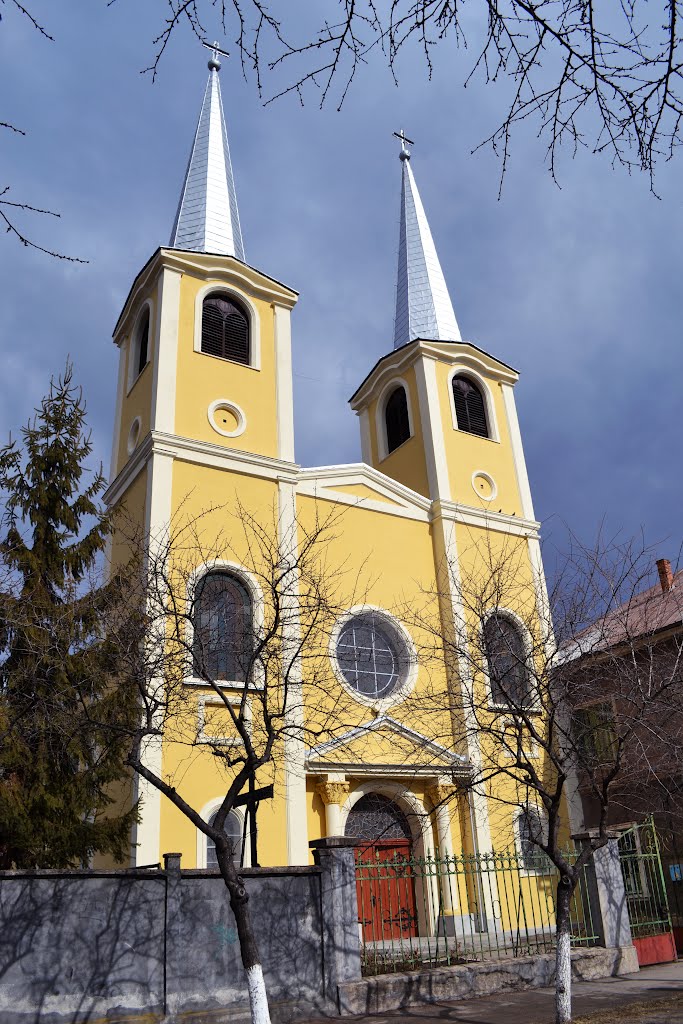 Biserica catolica din Hunedoara by greeneyes76