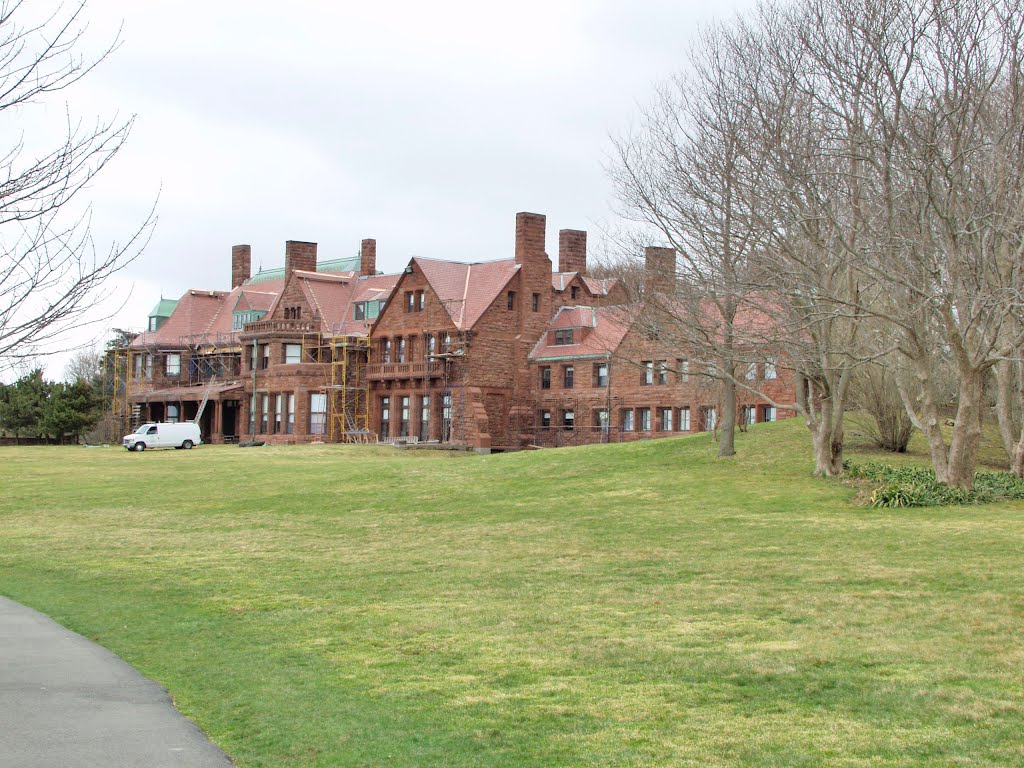 RHODE ISLAND: NEWPORT: The Cliff Walk: mansion under repair by Douglas W. Reynolds, Jr.