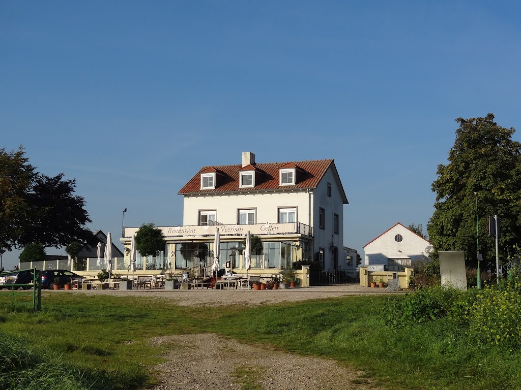 Restaurant-Hotel 't Veerhuis by Willem Nabuurs