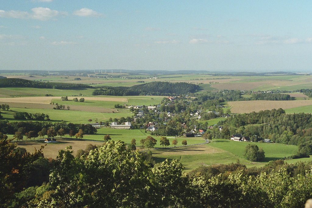 Blick von der Burgruine Frauenstein auf Kleinbobritzsch by Armin Menzer