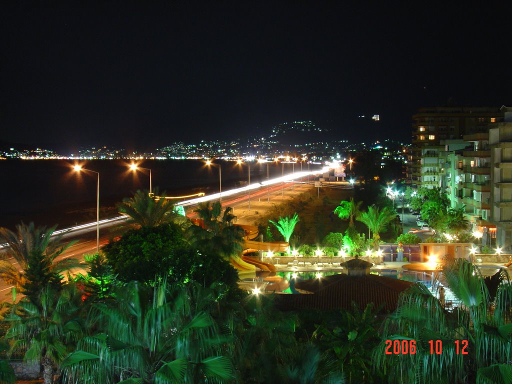 Mahmutlar'dan Alanya'ya (gece) bakış by Yılmaz Güner