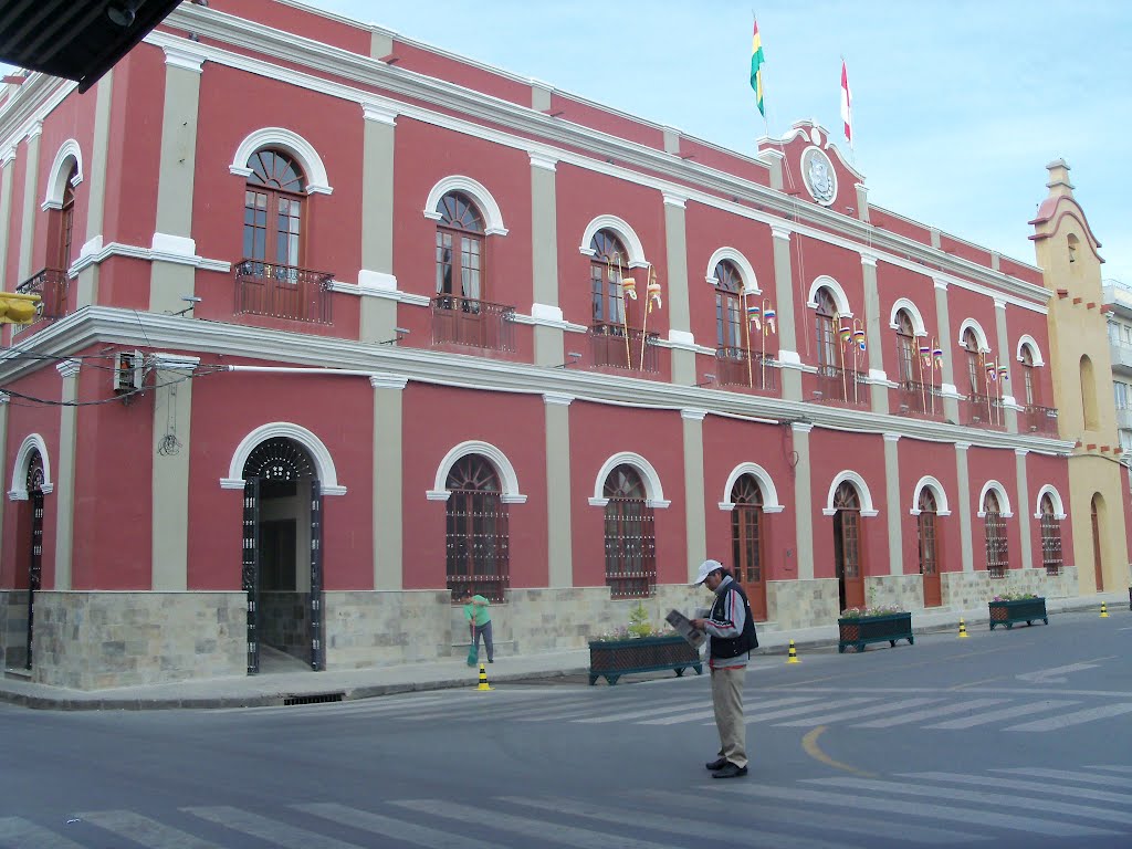 Gobernación del departamento de Tarija. 1874 msnm. by julioballes