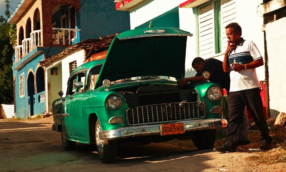 Repair. Trinidad. * 23/11/2007 * Photographer: JAKA by www.jakaphoto.com +4…