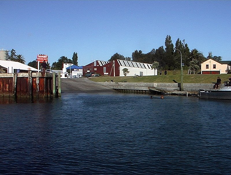 Gisborne SeaPort, Poverty Bay, Gisborne （ポバティベイ、ギズボーン） by mandegan