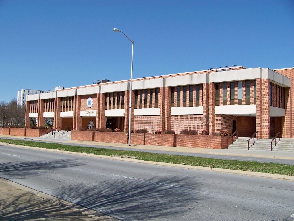 Bristol Independent City Courthouse - Bristol, VA by herdintheupstate