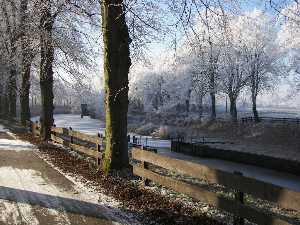 Winterstimmung am Kanal by a+m_tabel