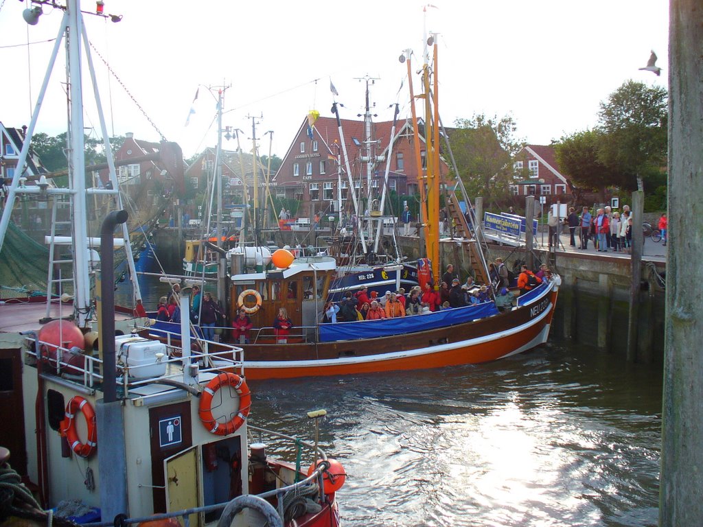 Hafen Neuharlingersiel by Jan-Hinrich Janssen