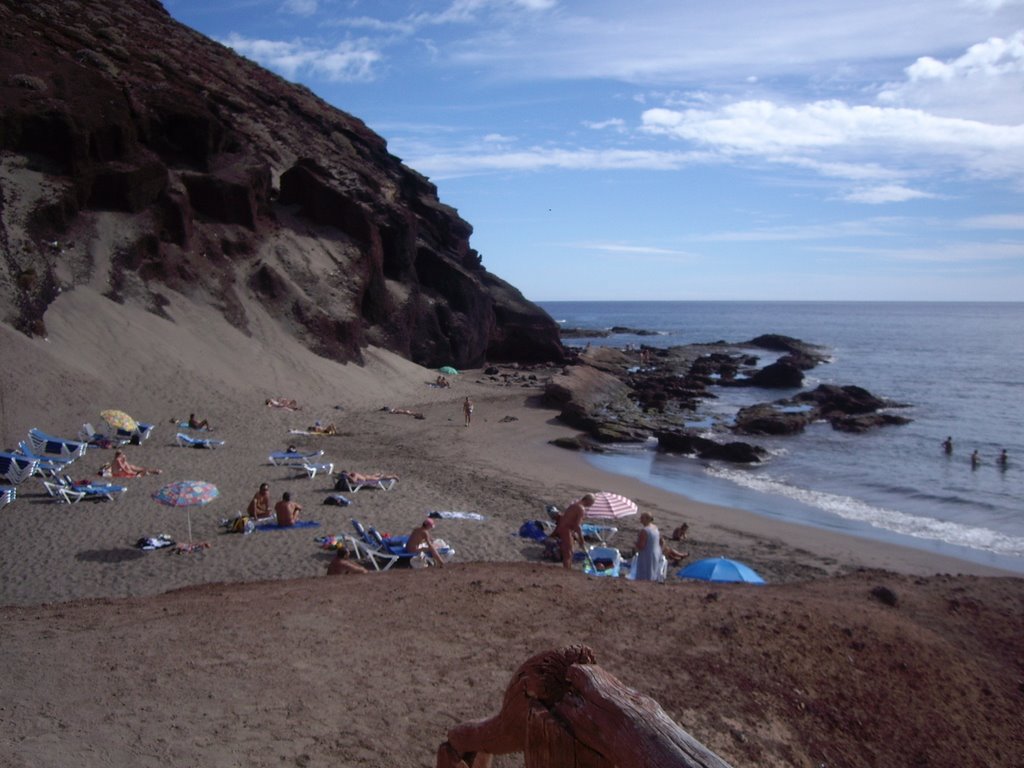 Playa nudista by Carlos Pérez