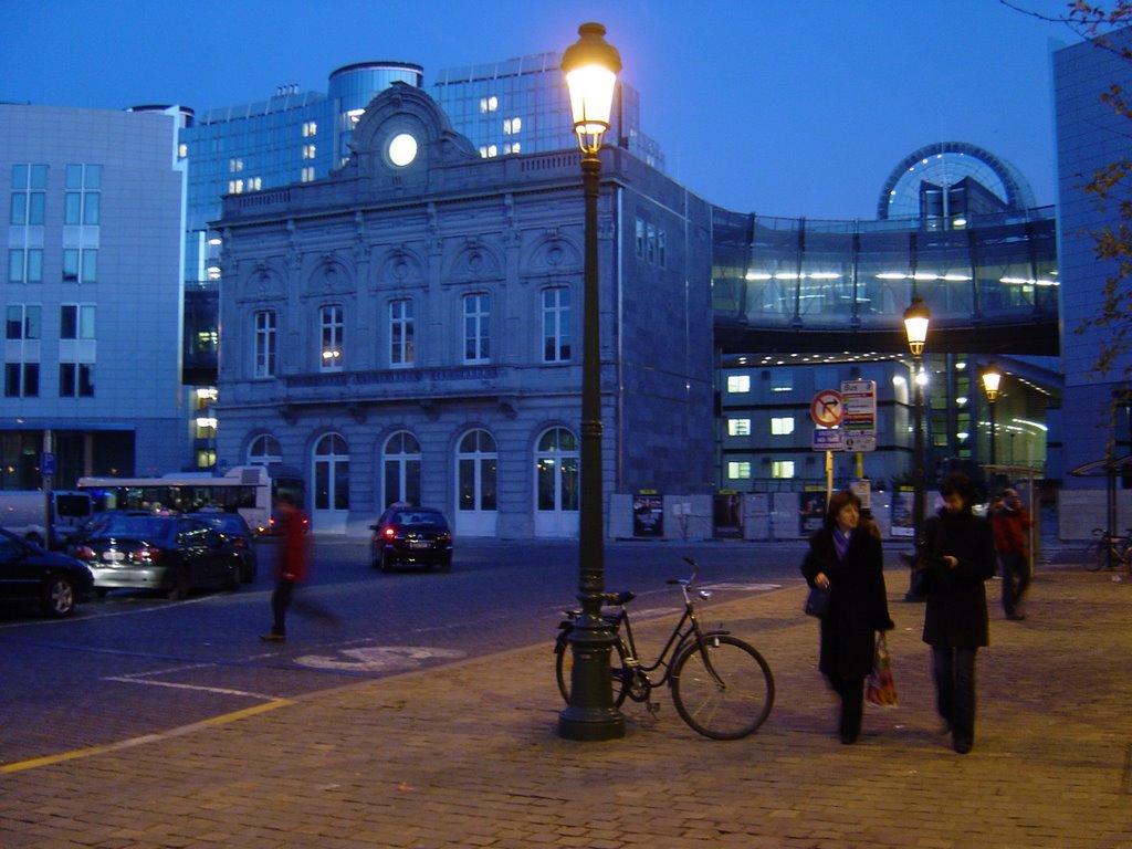 Parlement européen, place du Luxembourg by bernard bolliandi