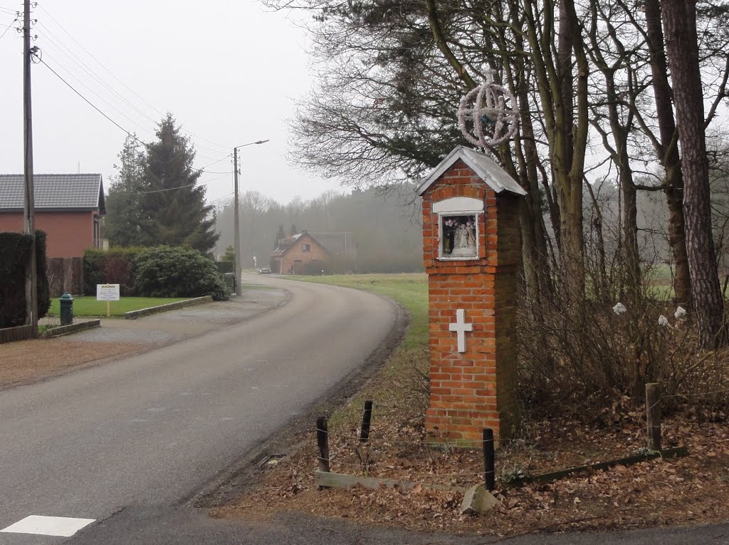 Pijlerkapel Stal by Pascal Van Acker