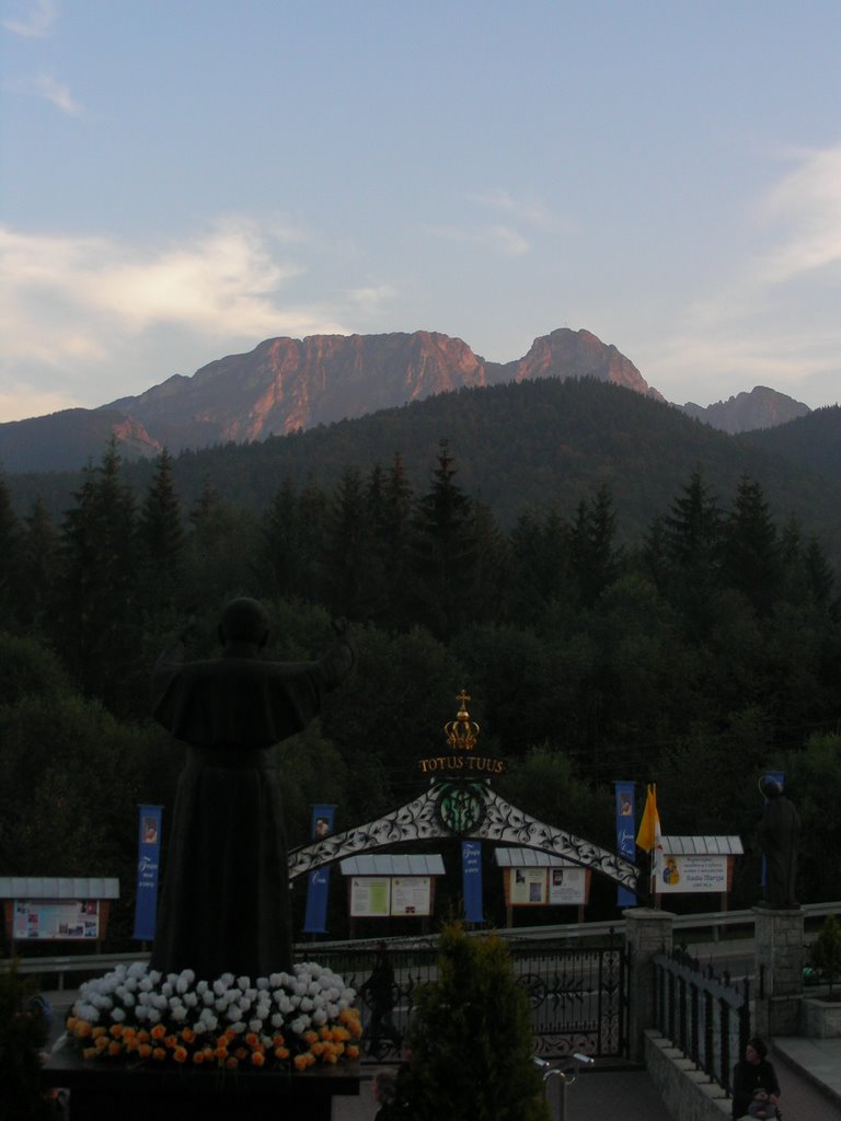 Widok na Giewont, Zakopane 2006 by GorgoRSL