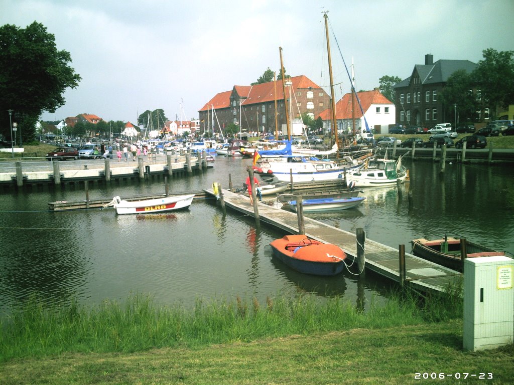 Der Tönninger Hafen mit Packhaus by Dmutz