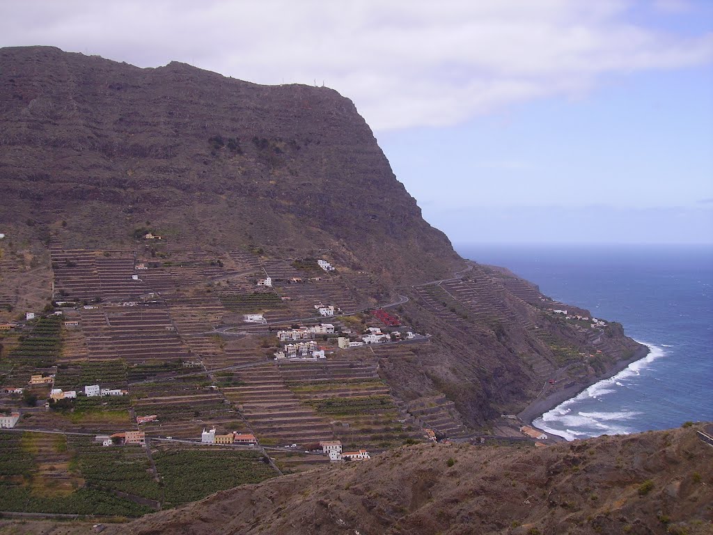 La Punta (Hermigua) y Lepe (Agulo) by Javier Piñero