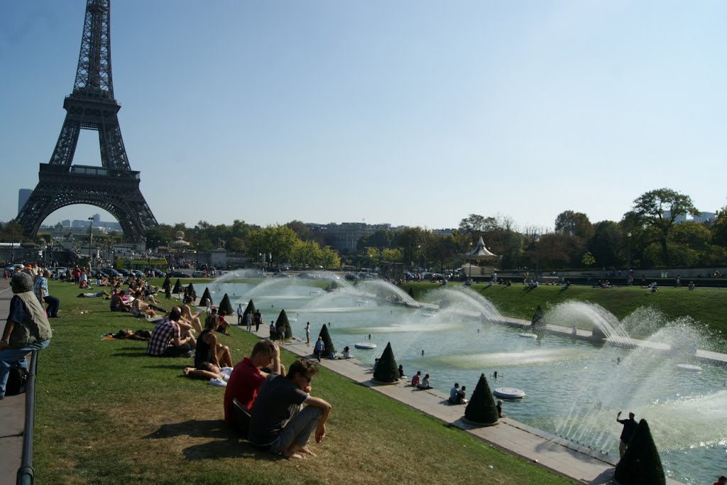 PARIS FRANCE - Champ de Mars by Zygmunt Czarnecki