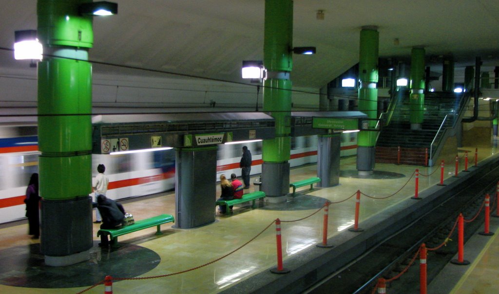 Estación Metro Cuauhtémoc by Pedro Zurita Zaragoz…