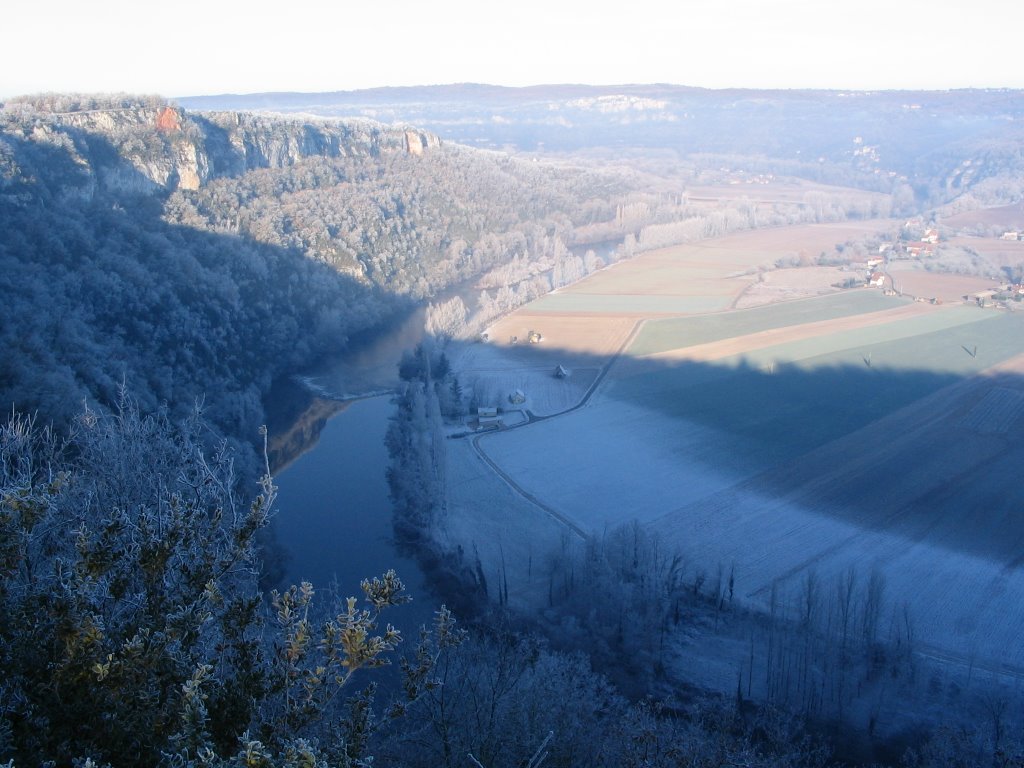 Saut de la Mounine sous la gelée d'une matinée de décembre by Fred VIALETTES