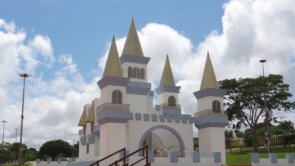 Cidade do Natal no Parque das Nações Indígenas - Campo Grande - Mato Grosso do Sul - Brasil by Paulo Yuji Takarada