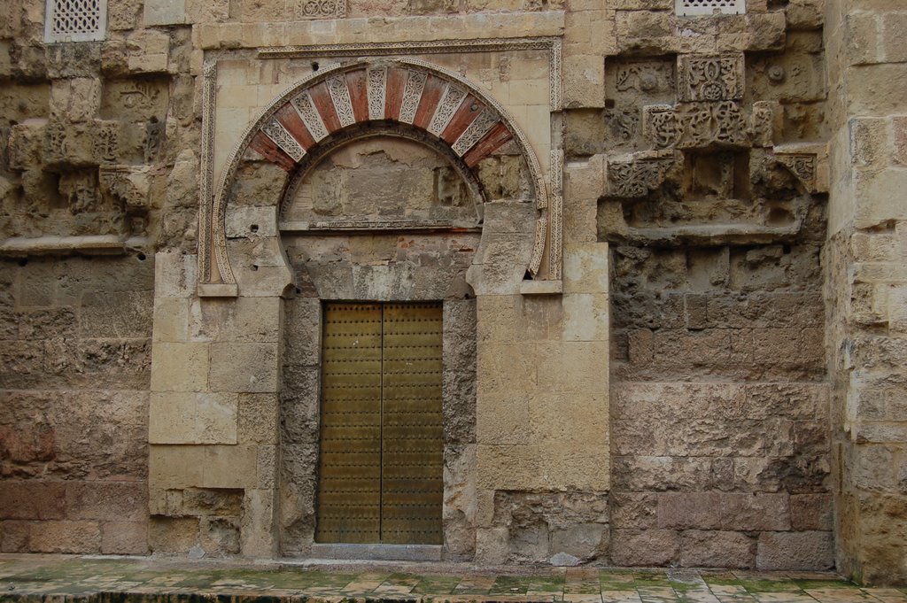 Porta lateral da Mesquita de Córdoba by Antonio Belchior