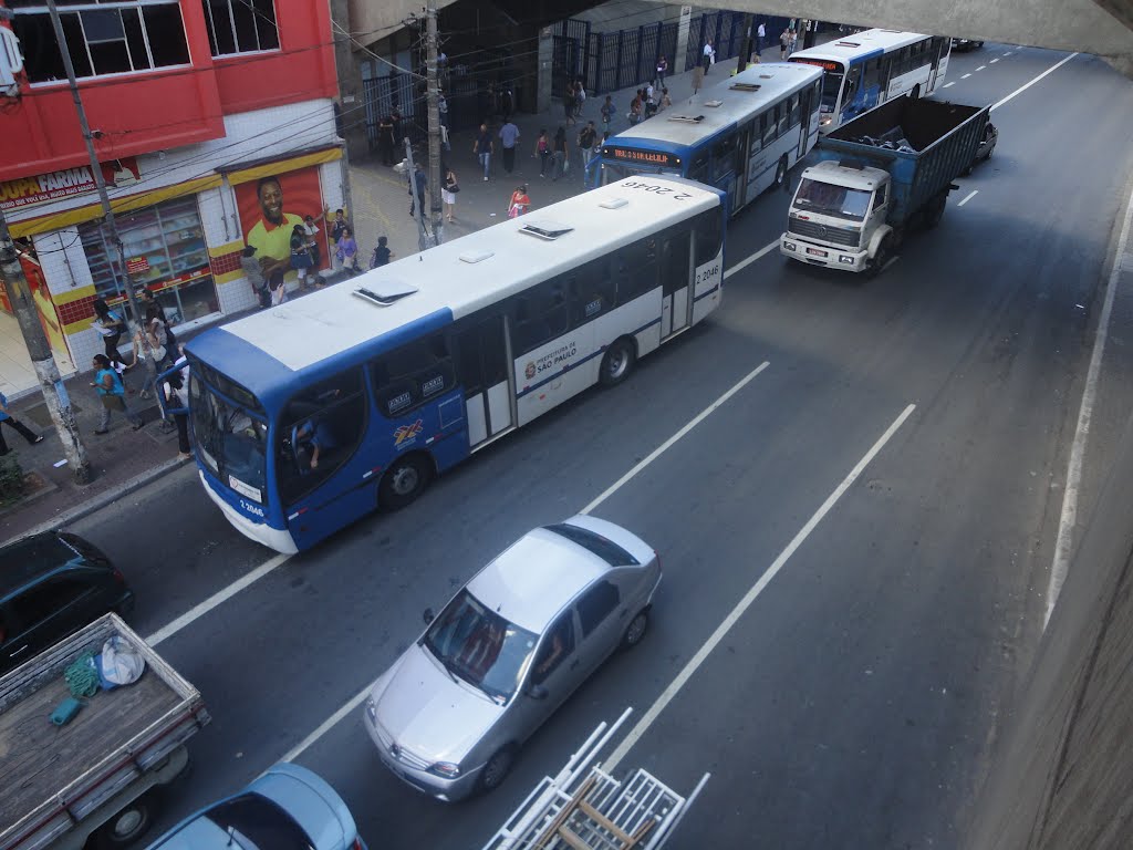 Por debaixo da estação de Sntana-São Paulo-SP by Ademir de Matos