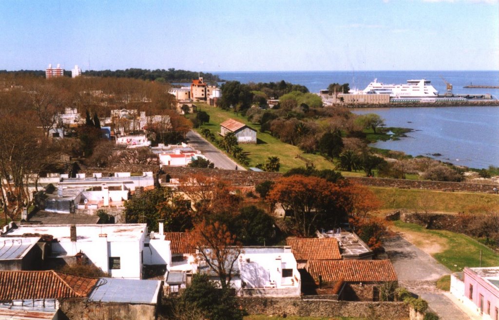 Colónia del Sacramento desde farol by Antonio Belchior