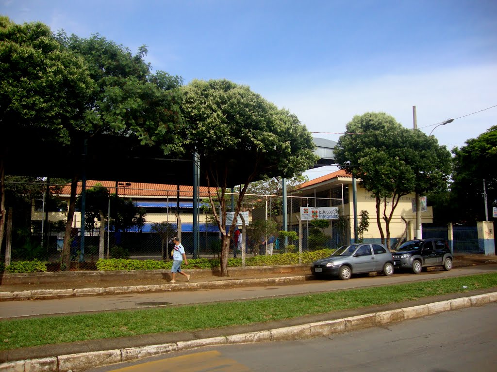 Escola Municipal Mello Teixeira by andarilho