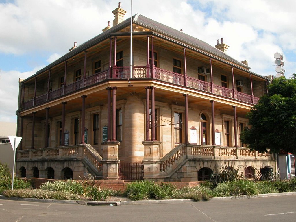 old bank building, Prince Street, Grafton by NPWSNorthern