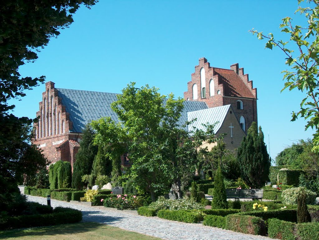 Smørum Kirke by lhoffc