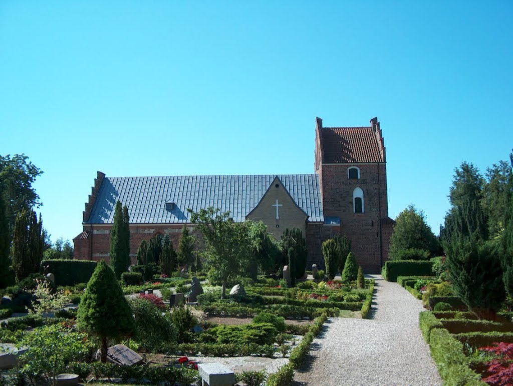 Smørum Kirke by lhoffc