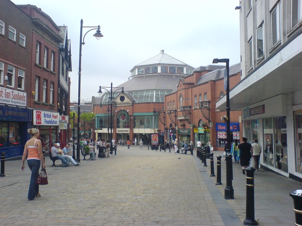 Oldham shopping centre by Sulis T Taylor