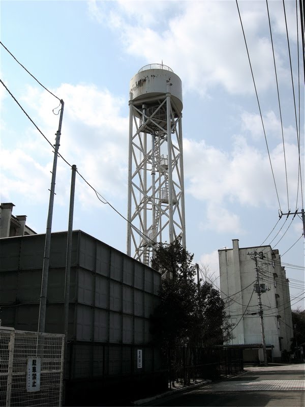 都営王子本町アパート・給水塔 (Tokyo metropolitan Oji-honcho apartment, water tower) by yossy