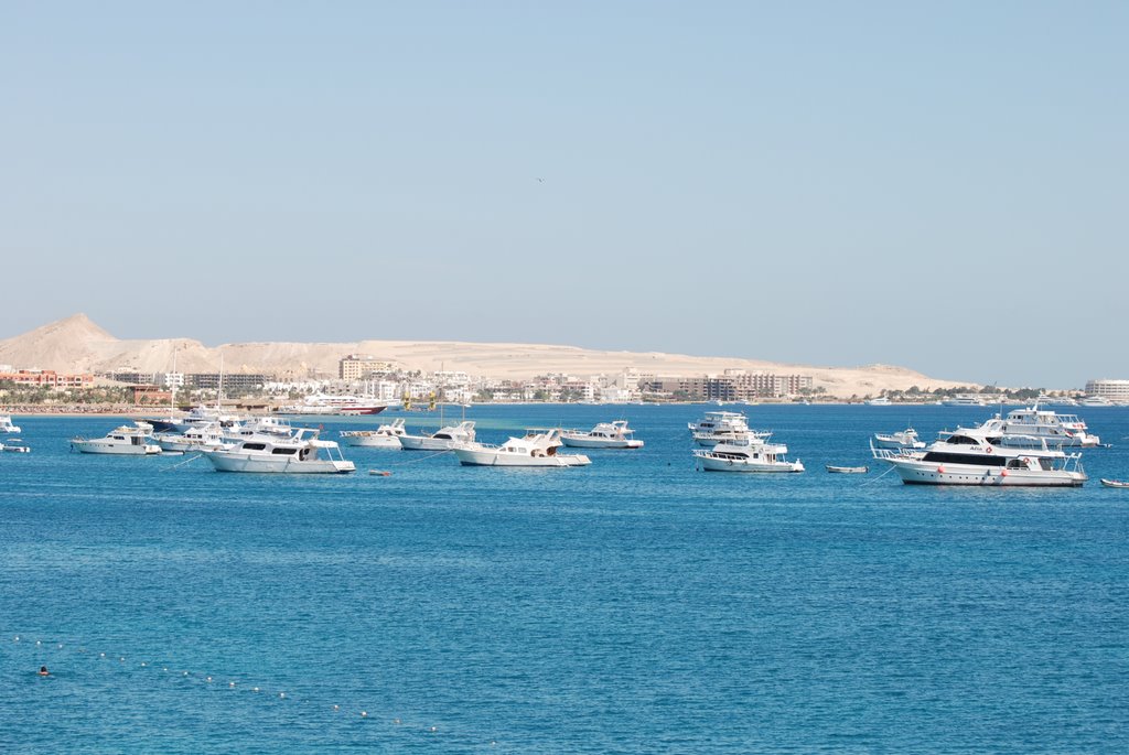 Hurghada, Meerblick vom Strand des Grand Hotels by Kai Reinert